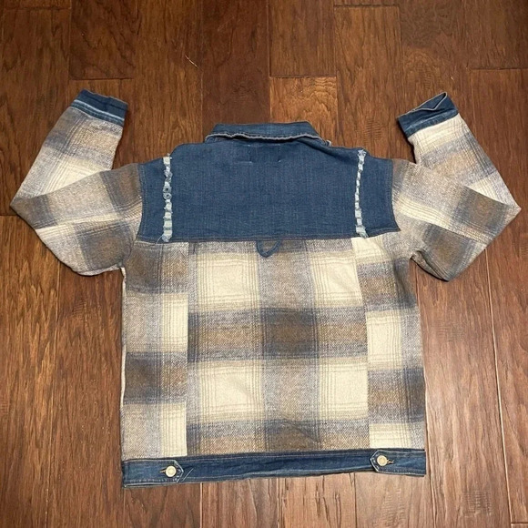 Fashion Nova Over-sized Plaid Shacket Jacket - Picture 3 of 9